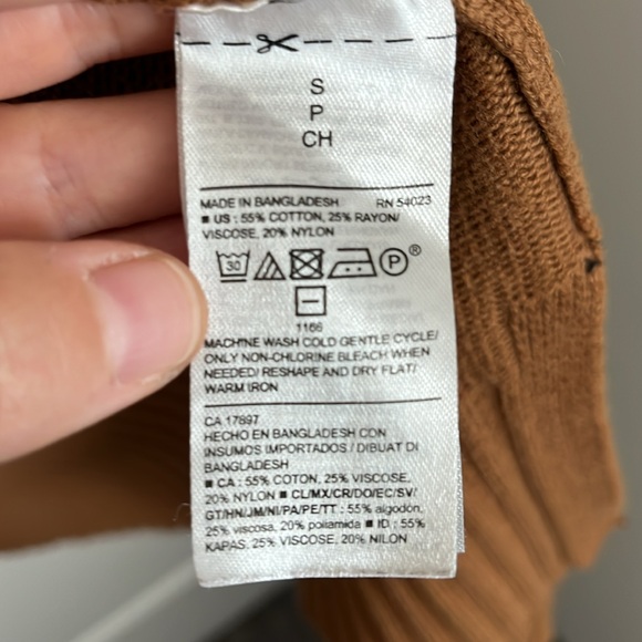 Old Navy Sweater Cardigan - Picture 4 of 4